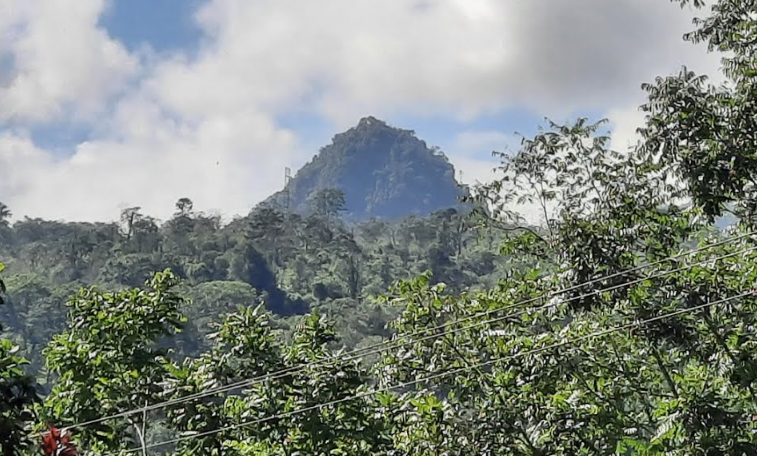 Piramide en Guayabo Costa Rica